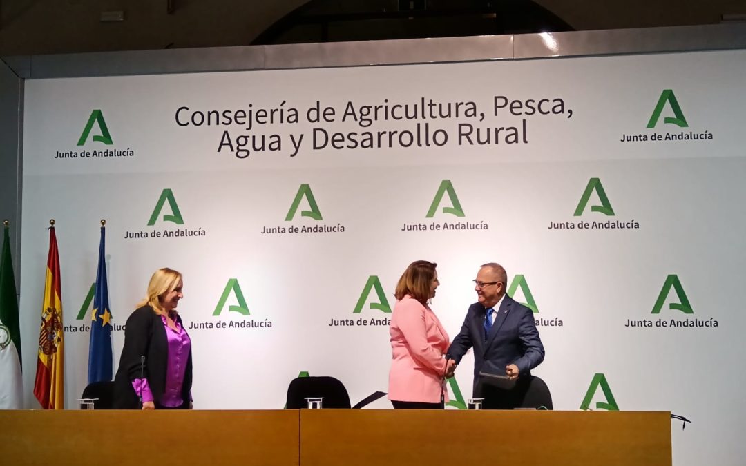 El GALPA de Cádiz firma el Convenio con la Junta de Andalucía para colaborar en la gestión del FEMPA